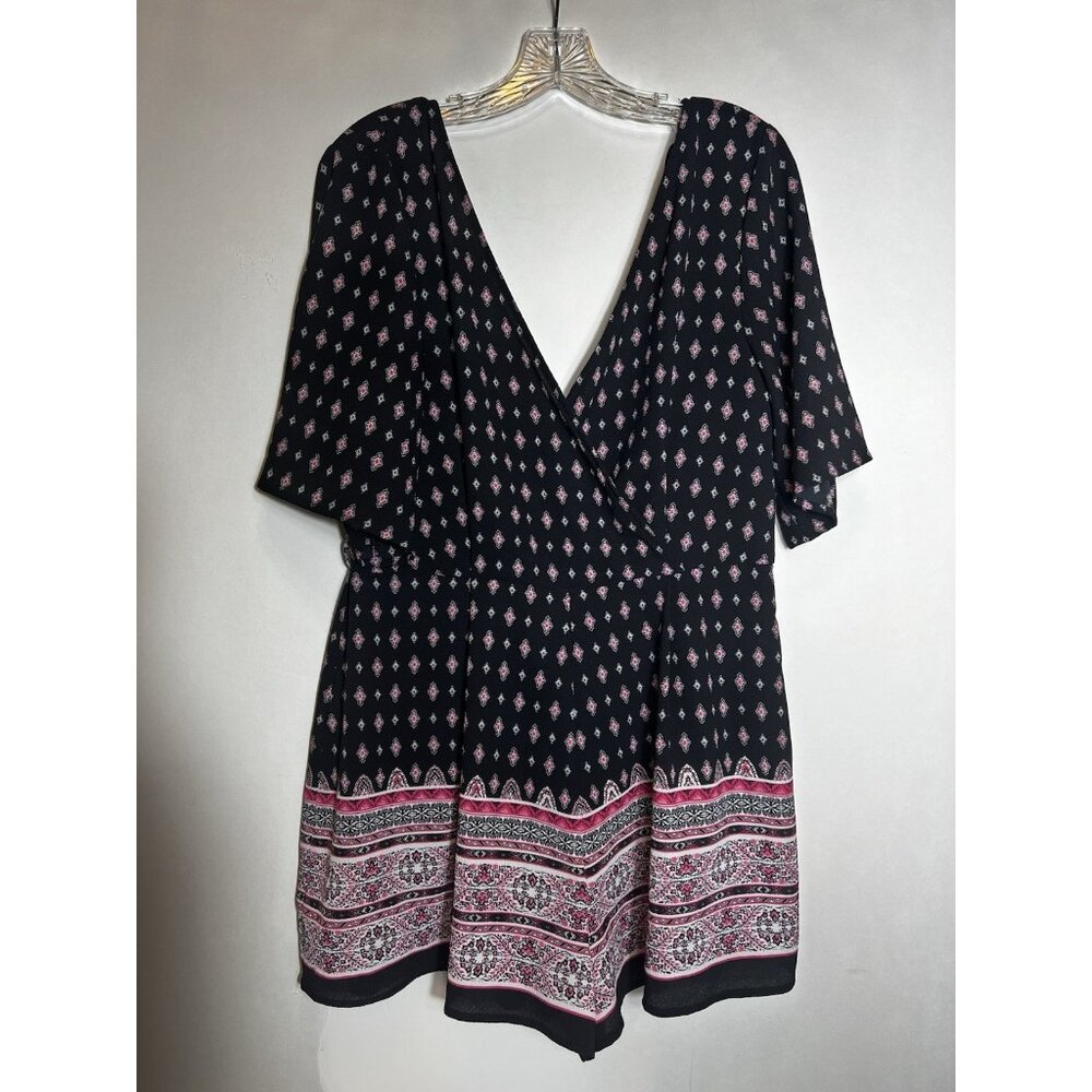 Three Pink Hearts Black and White Romper Women’s Size XL